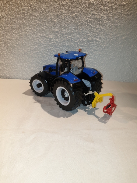 Holzgreifer für Heckhydraulik lackiert